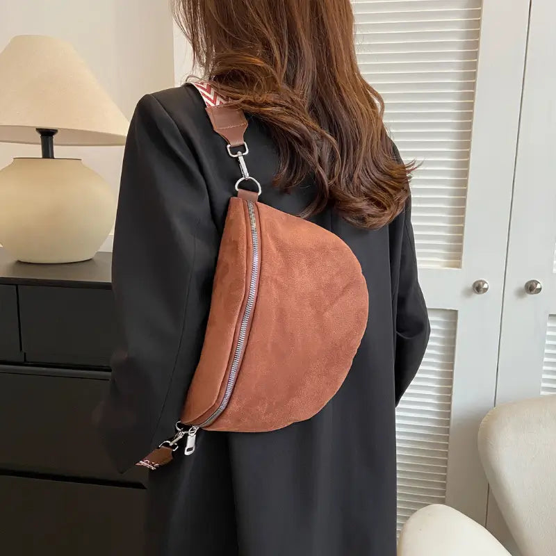 Sac Banane Bandoulière de couleur Camel en Daim pour Femme